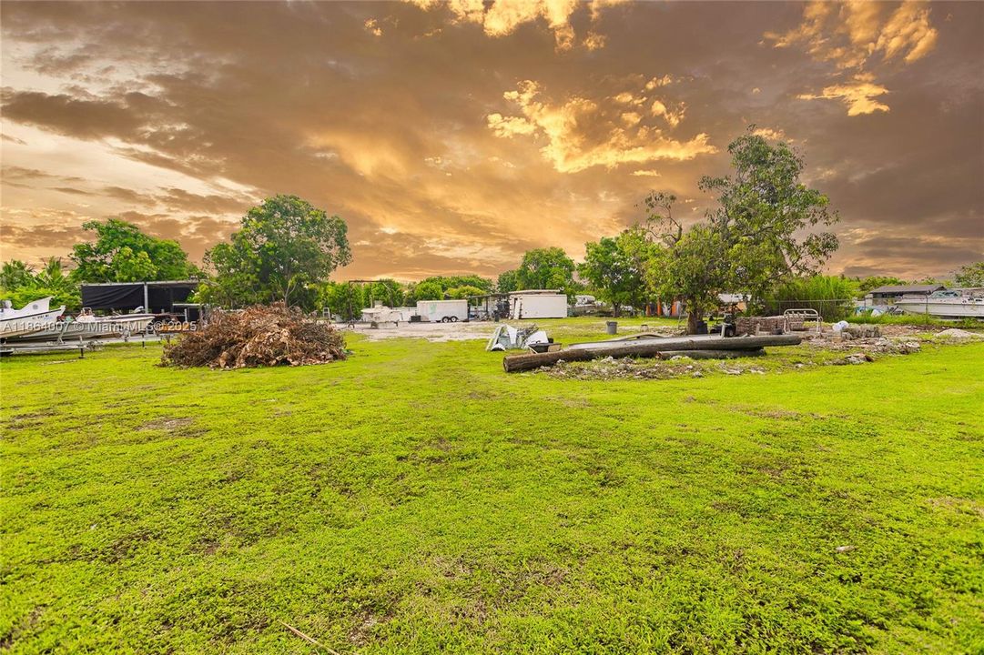 待售: $1,050,000 (3 贝兹, 2 浴室, 1681 平方英尺)