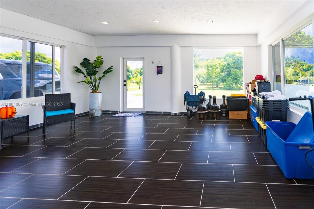 待售: $1,050,000 (3 贝兹, 2 浴室, 1681 平方英尺)