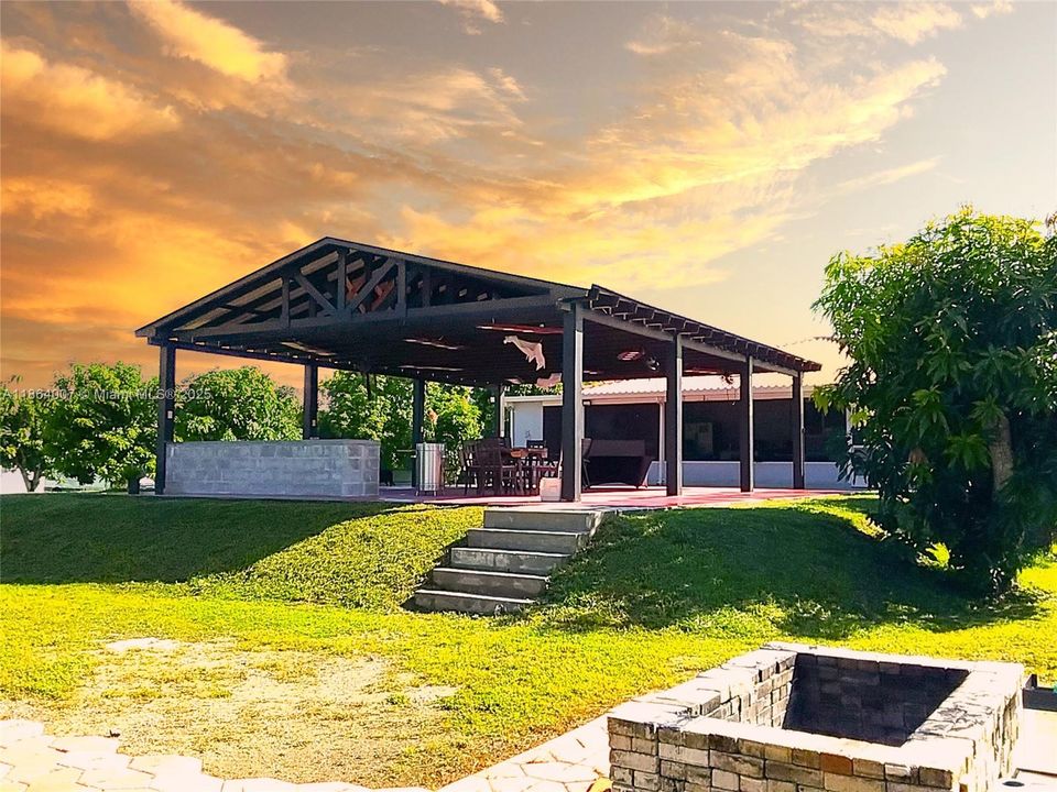 待售: $1,050,000 (3 贝兹, 2 浴室, 1681 平方英尺)