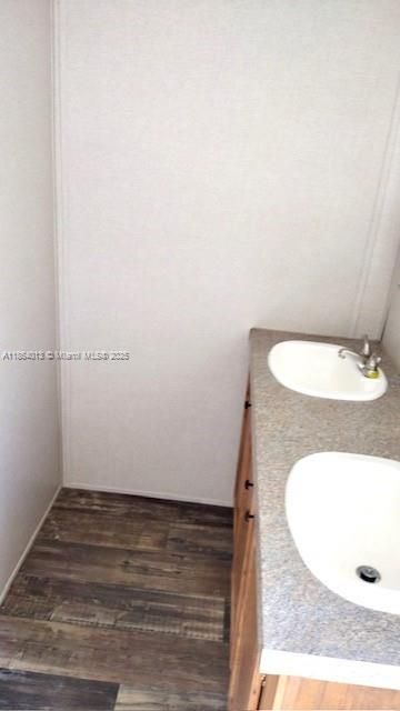 For Sale: $215,000 (2 beds, 2 baths, 1056 Square Feet)