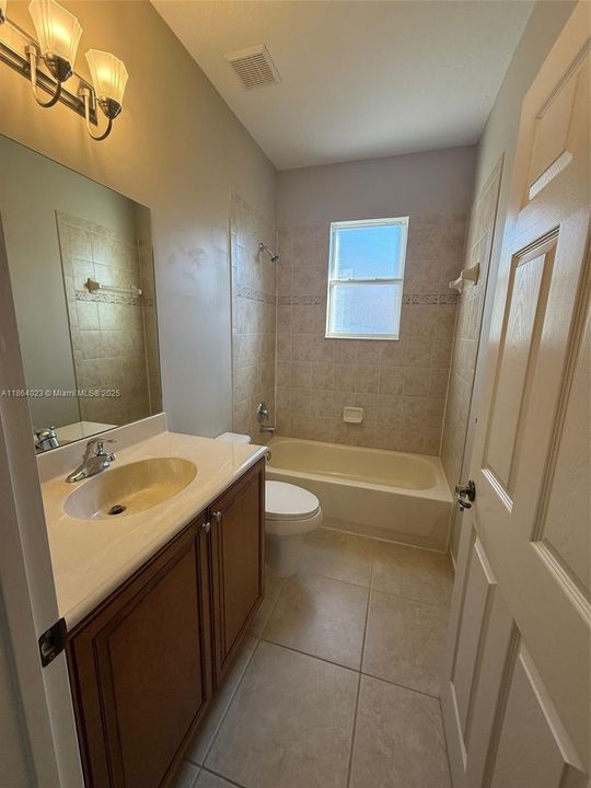 最近售出: $634,900 (5 贝兹, 3 浴室, 3119 平方英尺)