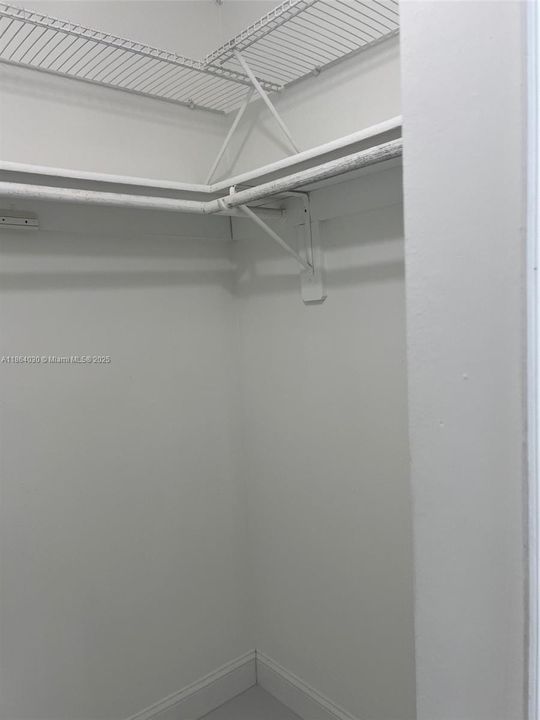 Active With Contract: $3,500 (3 beds, 2 baths, 1492 Square Feet)