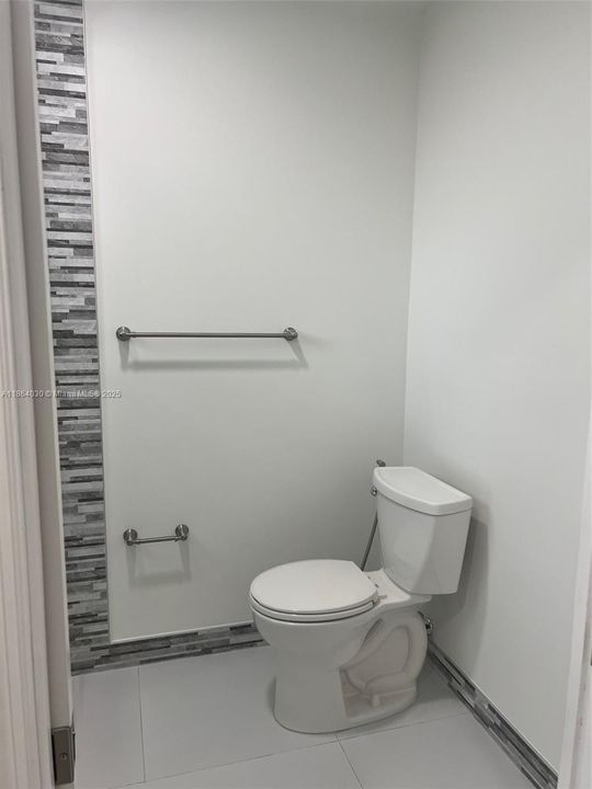 Active With Contract: $3,500 (3 beds, 2 baths, 1492 Square Feet)