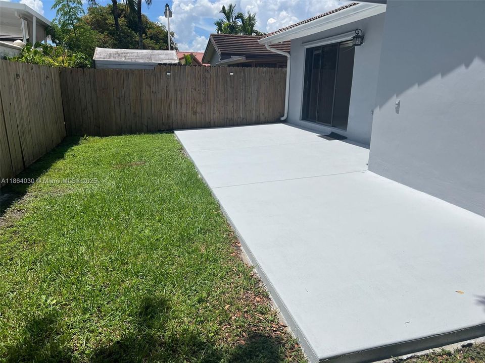 Active With Contract: $3,500 (3 beds, 2 baths, 1492 Square Feet)