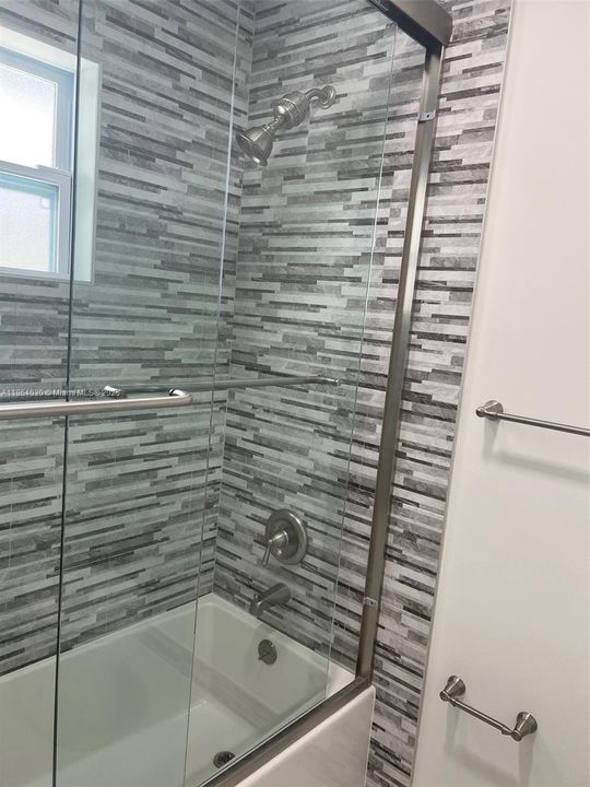 Active With Contract: $3,500 (3 beds, 2 baths, 1492 Square Feet)