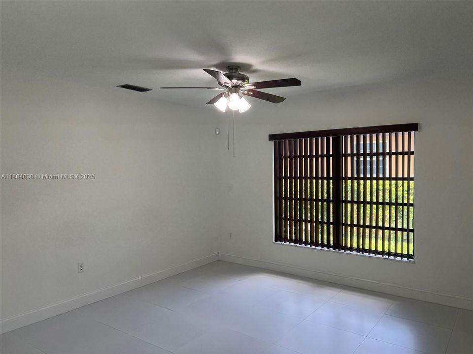 Active With Contract: $3,500 (3 beds, 2 baths, 1492 Square Feet)