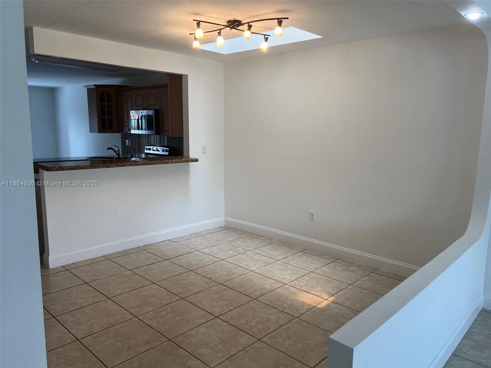 Active With Contract: $3,500 (3 beds, 2 baths, 1492 Square Feet)