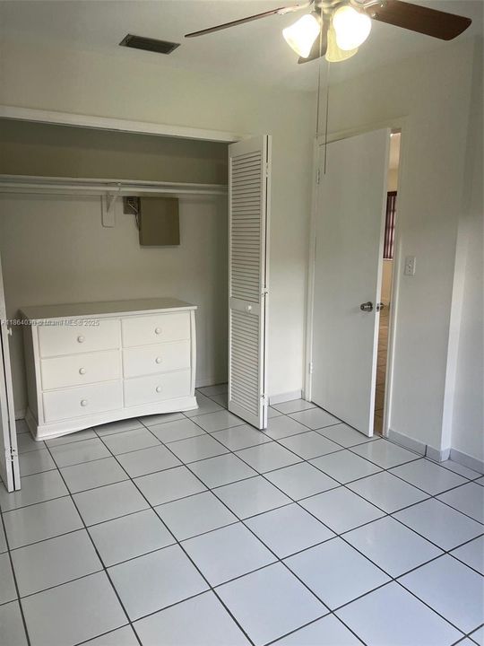 Active With Contract: $3,500 (3 beds, 2 baths, 1492 Square Feet)