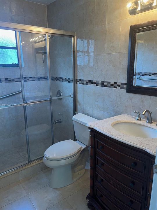 Active With Contract: $3,500 (3 beds, 2 baths, 1492 Square Feet)