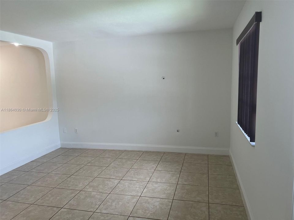 Active With Contract: $3,500 (3 beds, 2 baths, 1492 Square Feet)