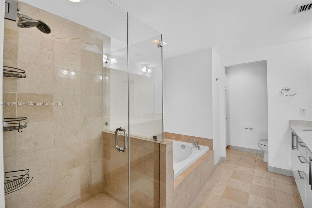 На продажу: $715,000 (3 спален, 3 ванн, 1720 Квадратных фут)