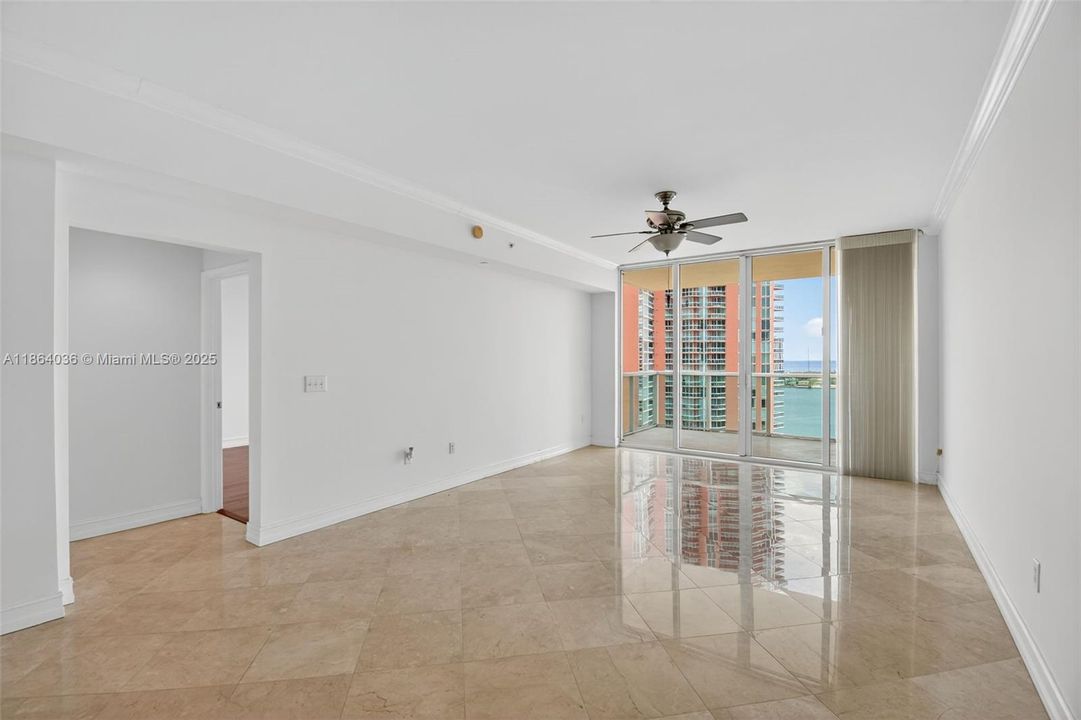 На продажу: $715,000 (3 спален, 3 ванн, 1720 Квадратных фут)