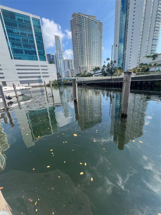 Active With Contract: $159,000 (1,193 sqft)