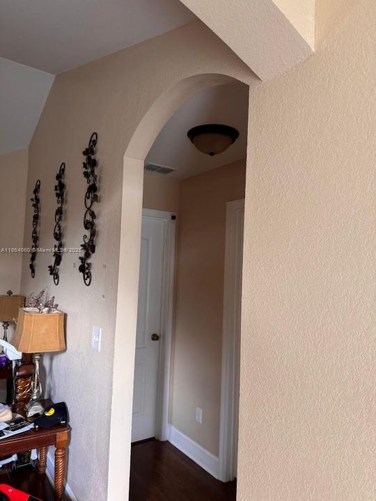 最近售出: $265,000 (3 贝兹, 2 浴室, 1528 平方英尺)