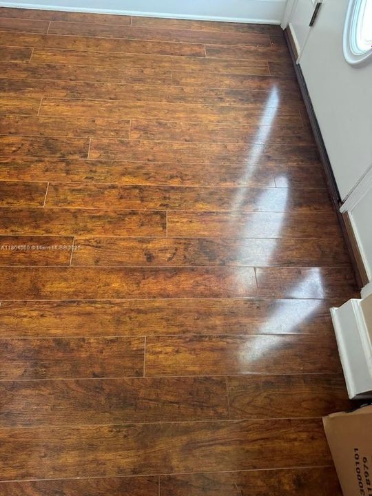 最近售出: $265,000 (3 贝兹, 2 浴室, 1528 平方英尺)