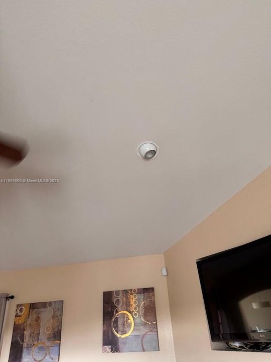 最近售出: $265,000 (3 贝兹, 2 浴室, 1528 平方英尺)