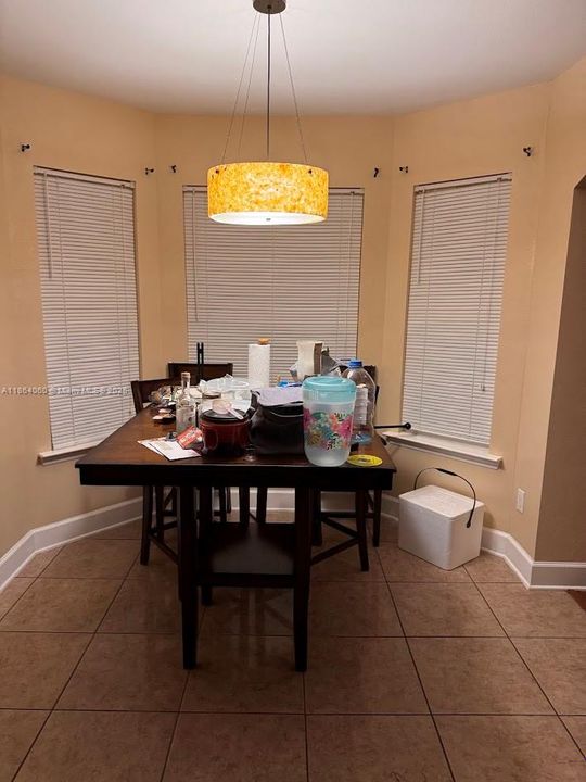 最近售出: $265,000 (3 贝兹, 2 浴室, 1528 平方英尺)