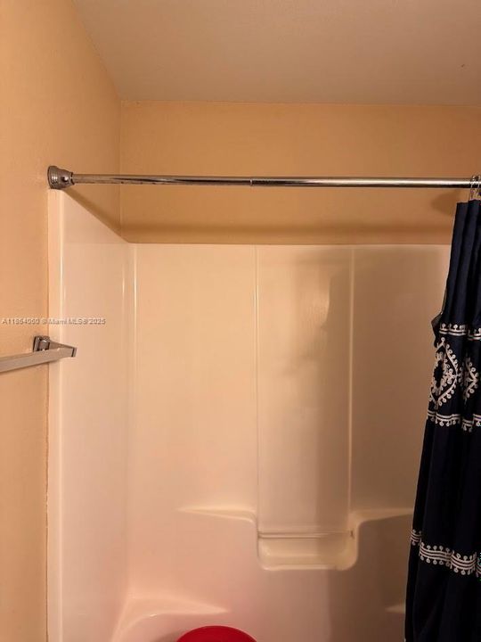 最近售出: $265,000 (3 贝兹, 2 浴室, 1528 平方英尺)