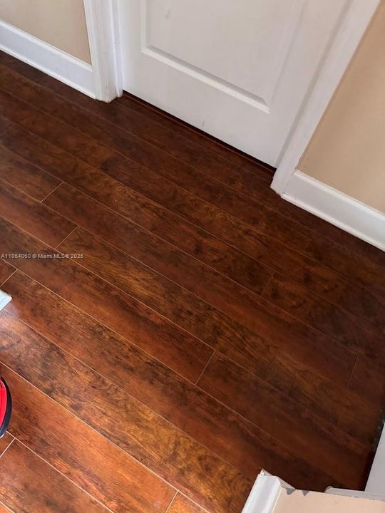 最近售出: $265,000 (3 贝兹, 2 浴室, 1528 平方英尺)