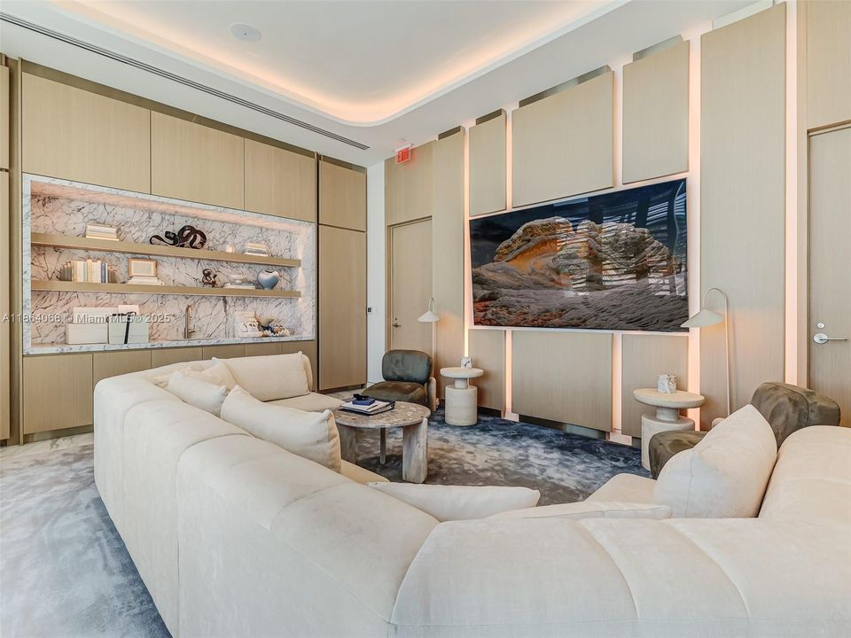 Active With Contract: $3,695,000 (3 beds, 3 baths, 2590 Square Feet)