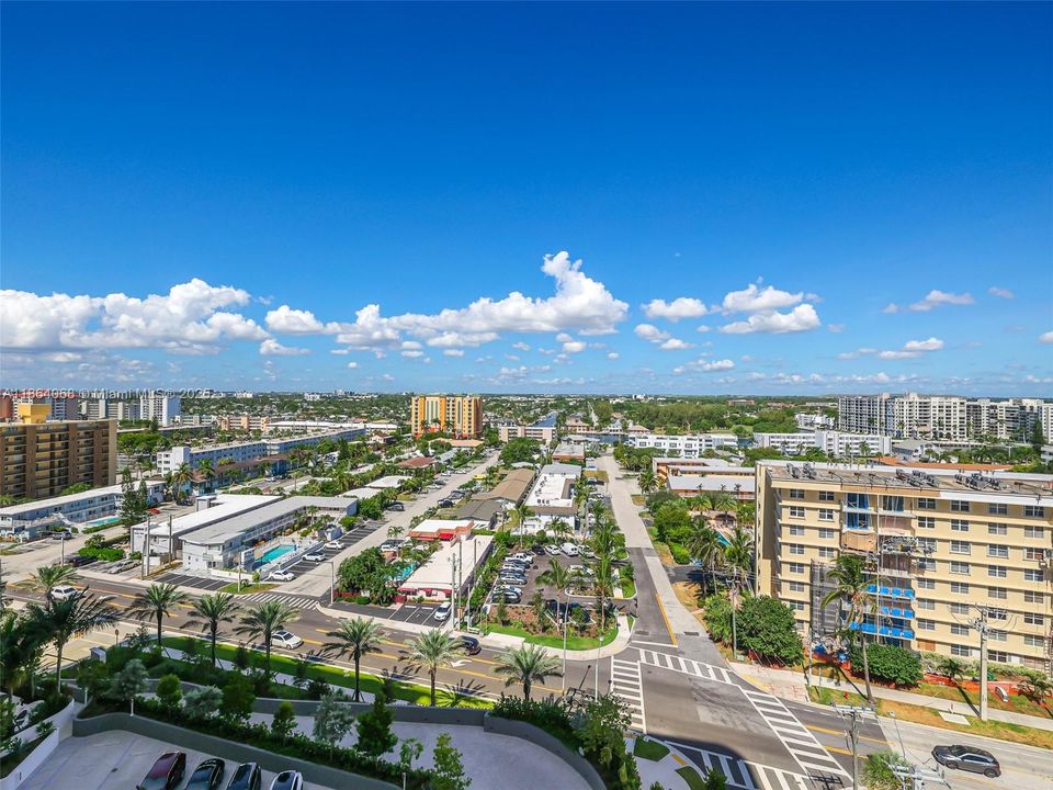 Active With Contract: $3,695,000 (3 beds, 3 baths, 2590 Square Feet)