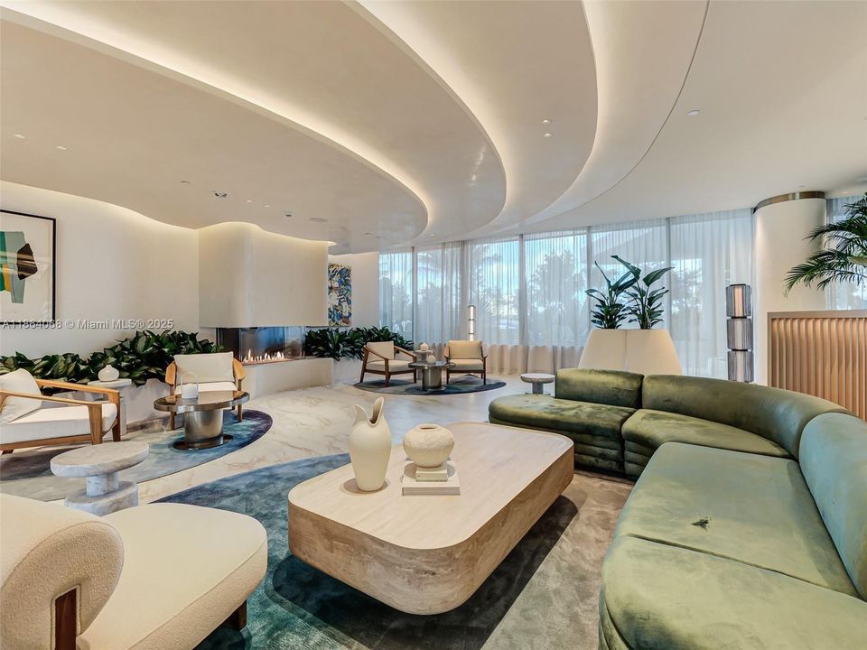 Active With Contract: $3,695,000 (3 beds, 3 baths, 2590 Square Feet)