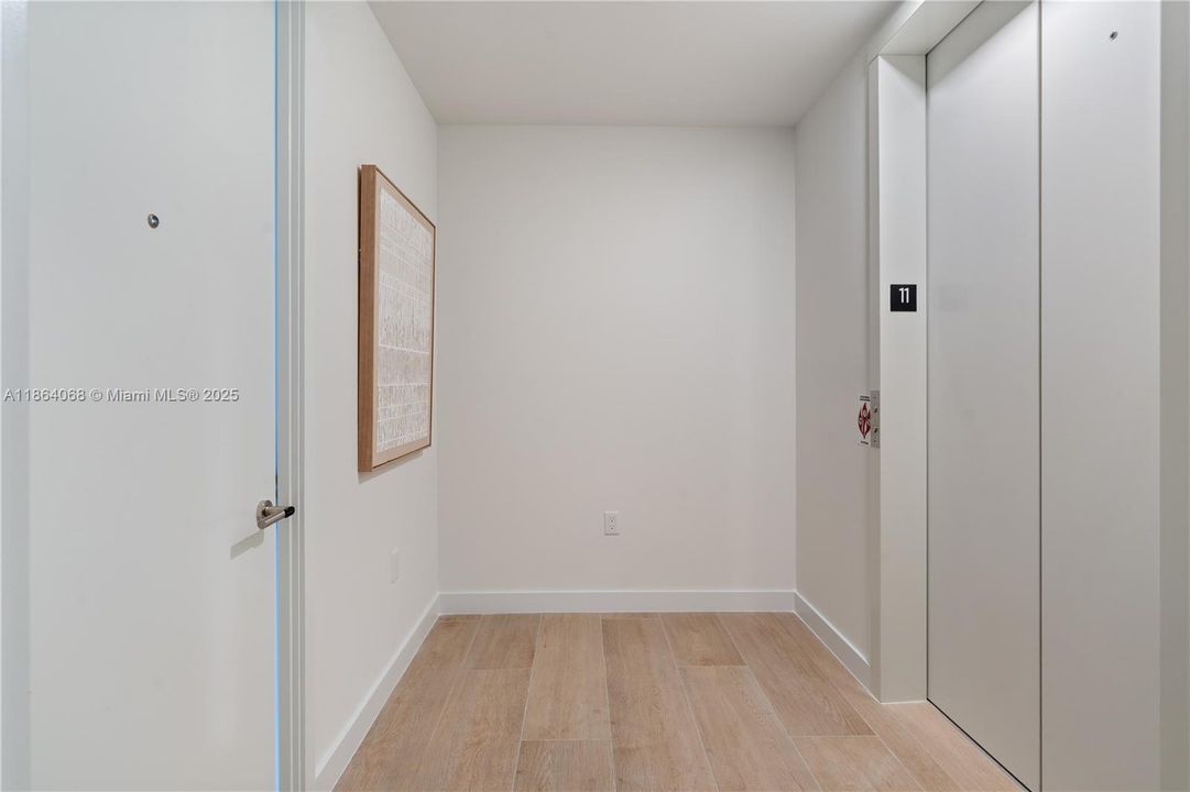 Active With Contract: $3,695,000 (3 beds, 3 baths, 2590 Square Feet)