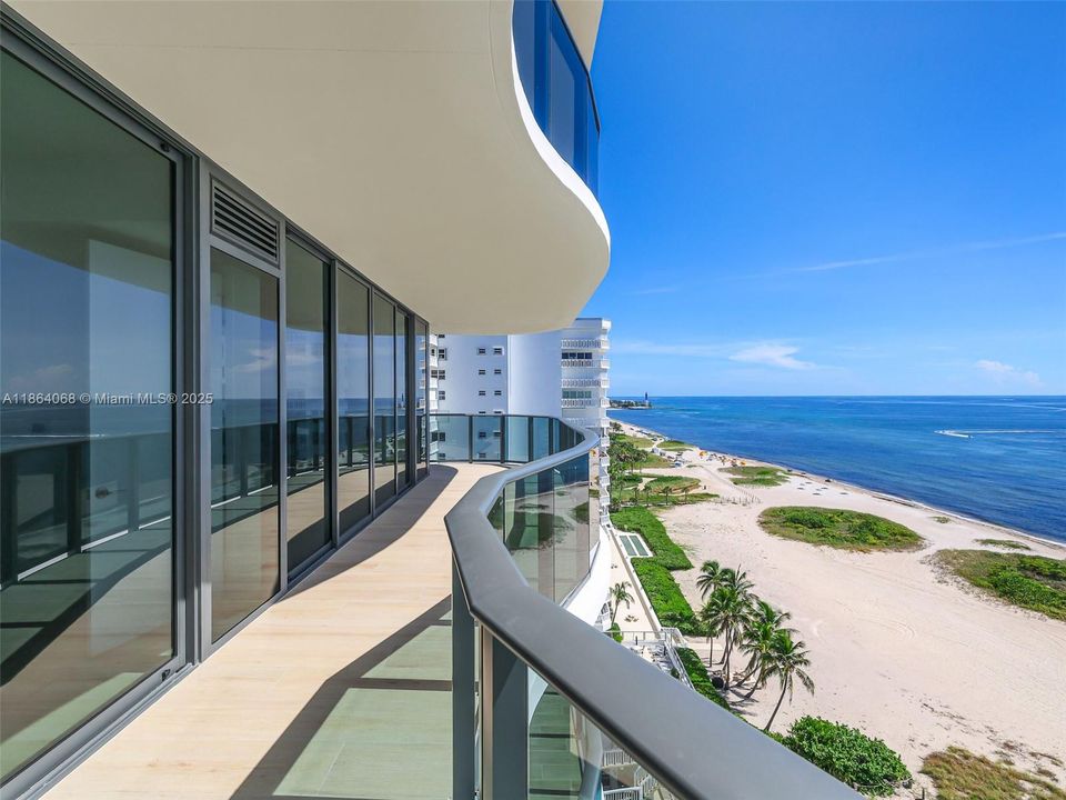 Active With Contract: $3,695,000 (3 beds, 3 baths, 2590 Square Feet)