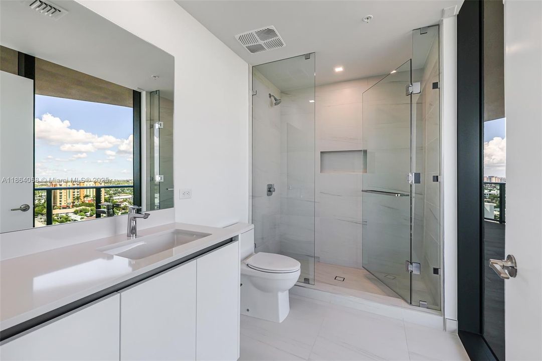 Active With Contract: $3,695,000 (3 beds, 3 baths, 2590 Square Feet)