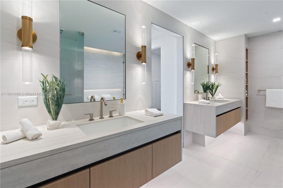 Active With Contract: $3,695,000 (3 beds, 3 baths, 2590 Square Feet)