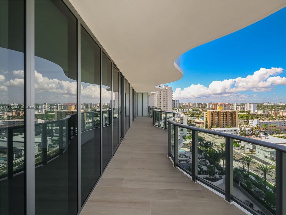 Active With Contract: $3,695,000 (3 beds, 3 baths, 2590 Square Feet)