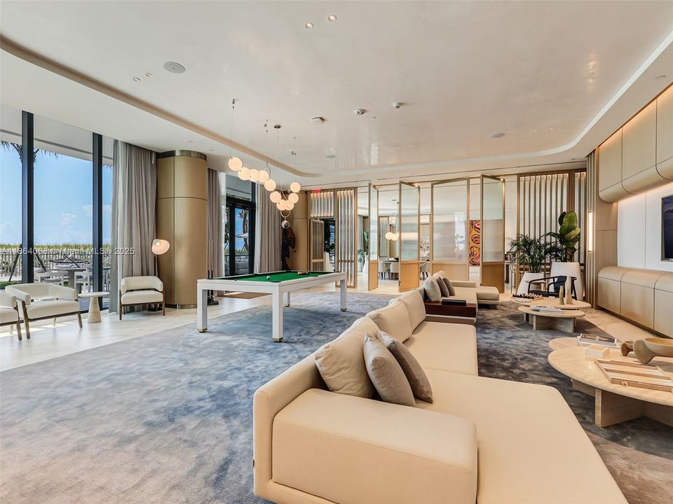 Active With Contract: $3,695,000 (3 beds, 3 baths, 2590 Square Feet)