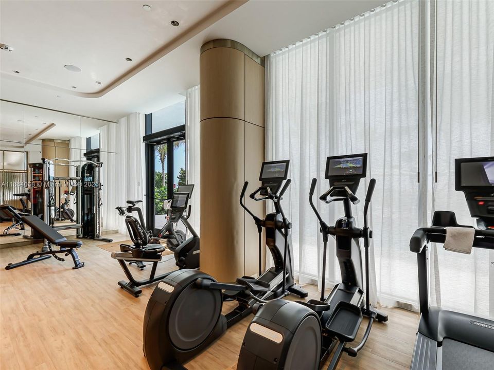 Active With Contract: $3,695,000 (3 beds, 3 baths, 2590 Square Feet)