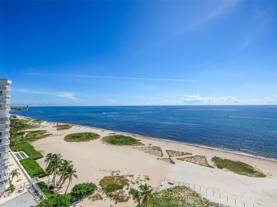 Active With Contract: $3,695,000 (3 beds, 3 baths, 2590 Square Feet)