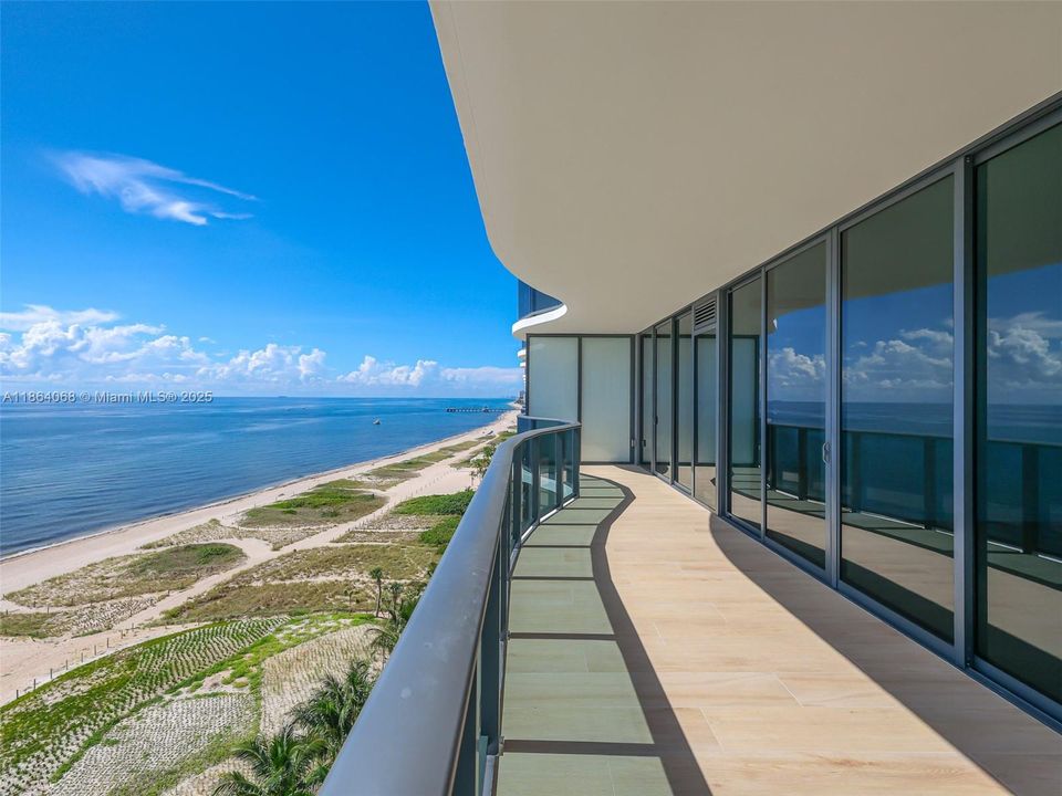 Active With Contract: $3,695,000 (3 beds, 3 baths, 2590 Square Feet)