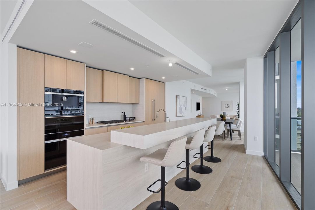 Active With Contract: $3,695,000 (3 beds, 3 baths, 2590 Square Feet)