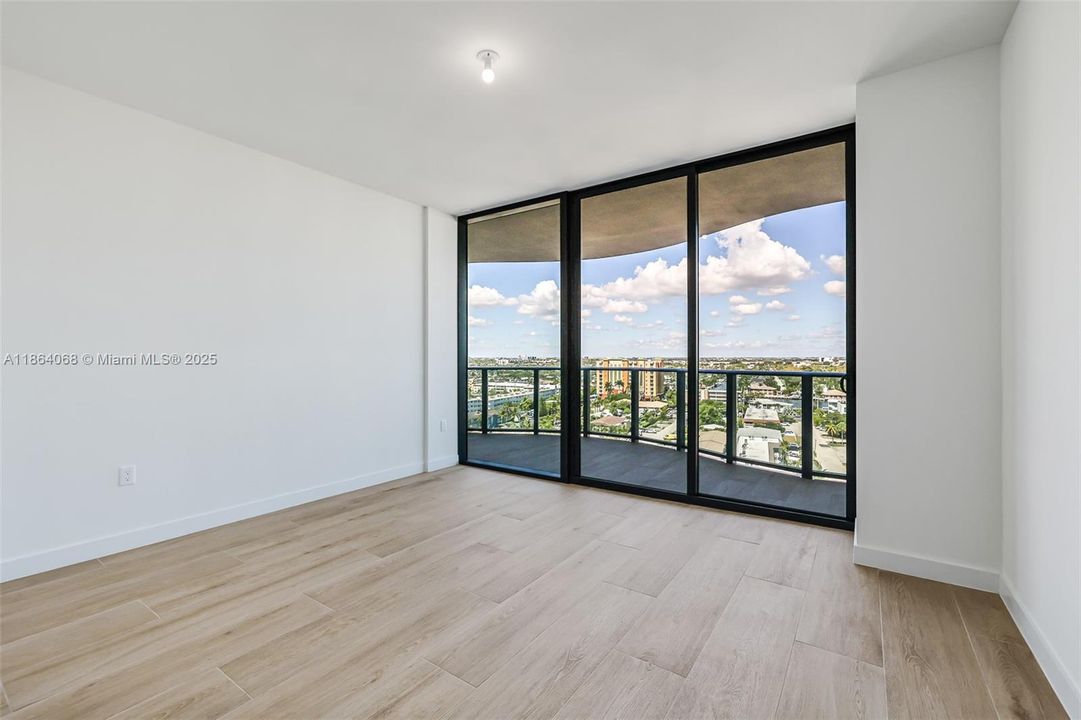 Active With Contract: $3,695,000 (3 beds, 3 baths, 2590 Square Feet)