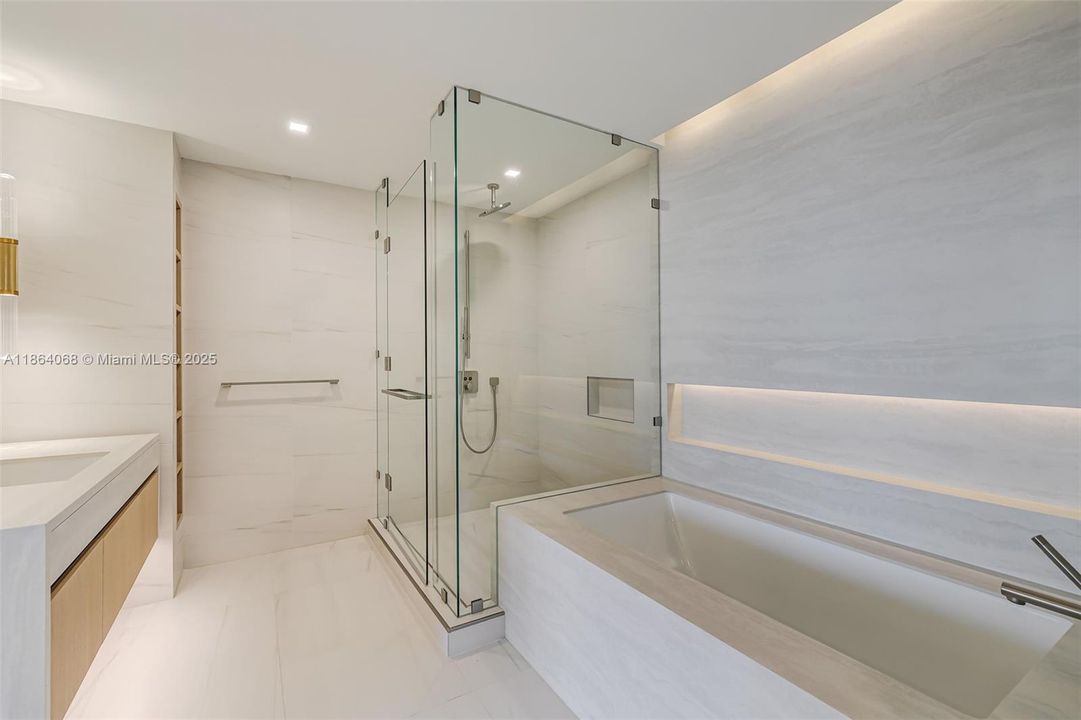 Active With Contract: $3,695,000 (3 beds, 3 baths, 2590 Square Feet)