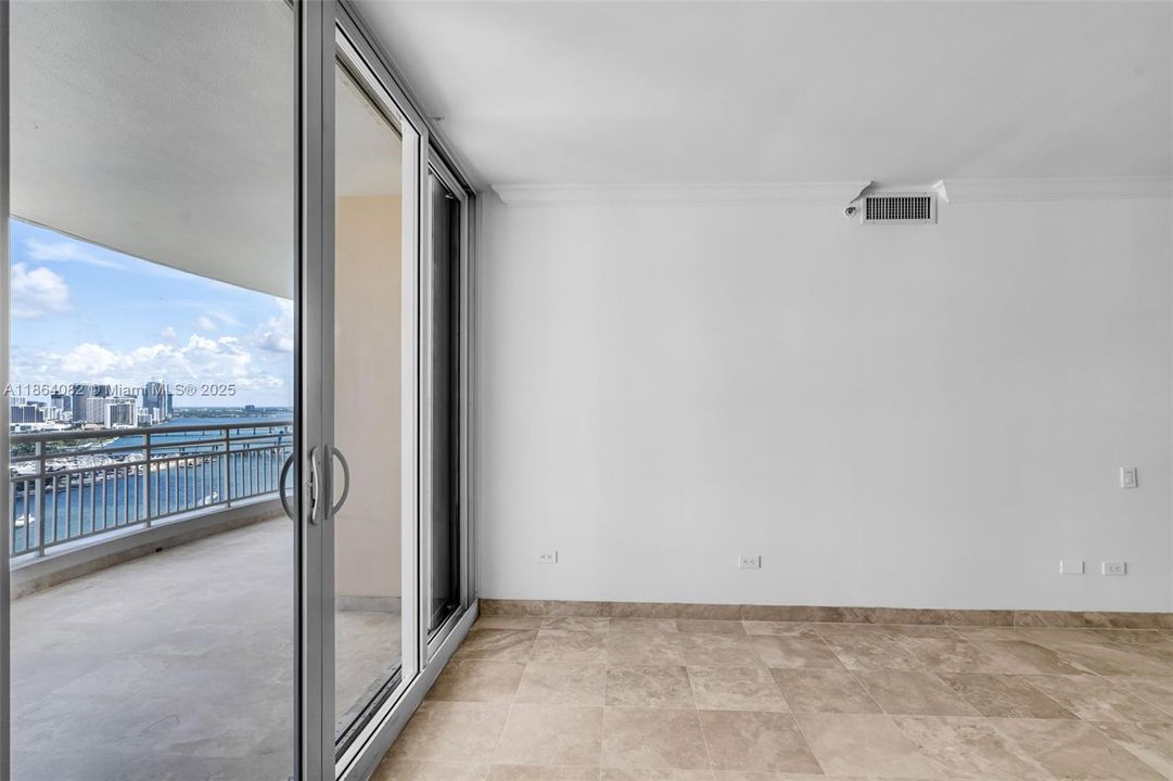 Active With Contract: $1,168,000 (2 beds, 2 baths, 1540 Square Feet)