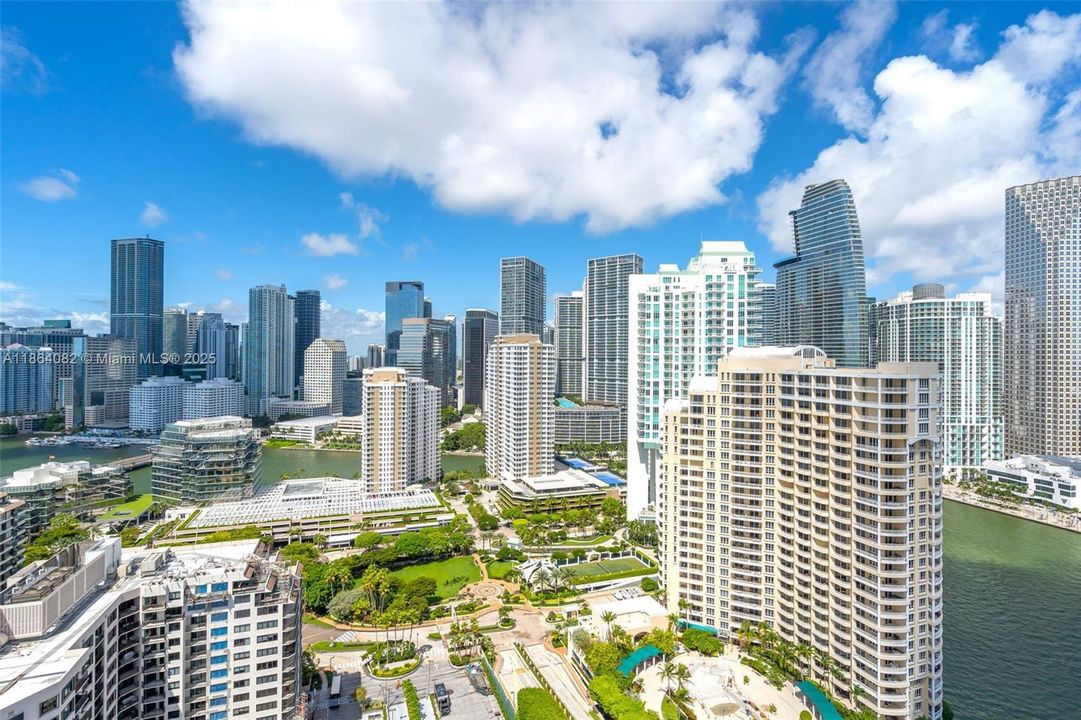 Active With Contract: $1,168,000 (2 beds, 2 baths, 1540 Square Feet)