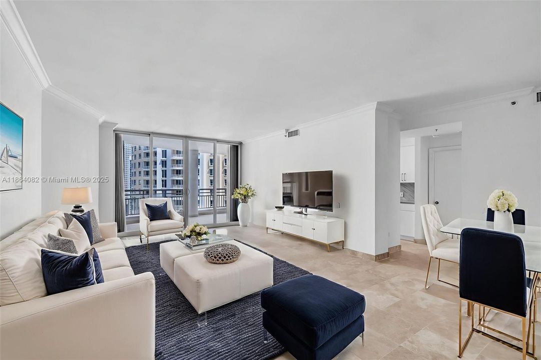 Active With Contract: $1,168,000 (2 beds, 2 baths, 1540 Square Feet)