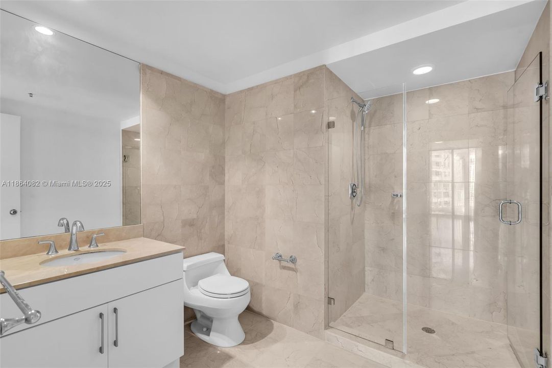 Active With Contract: $1,168,000 (2 beds, 2 baths, 1540 Square Feet)