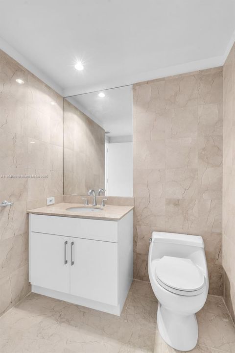 Active With Contract: $1,168,000 (2 beds, 2 baths, 1540 Square Feet)