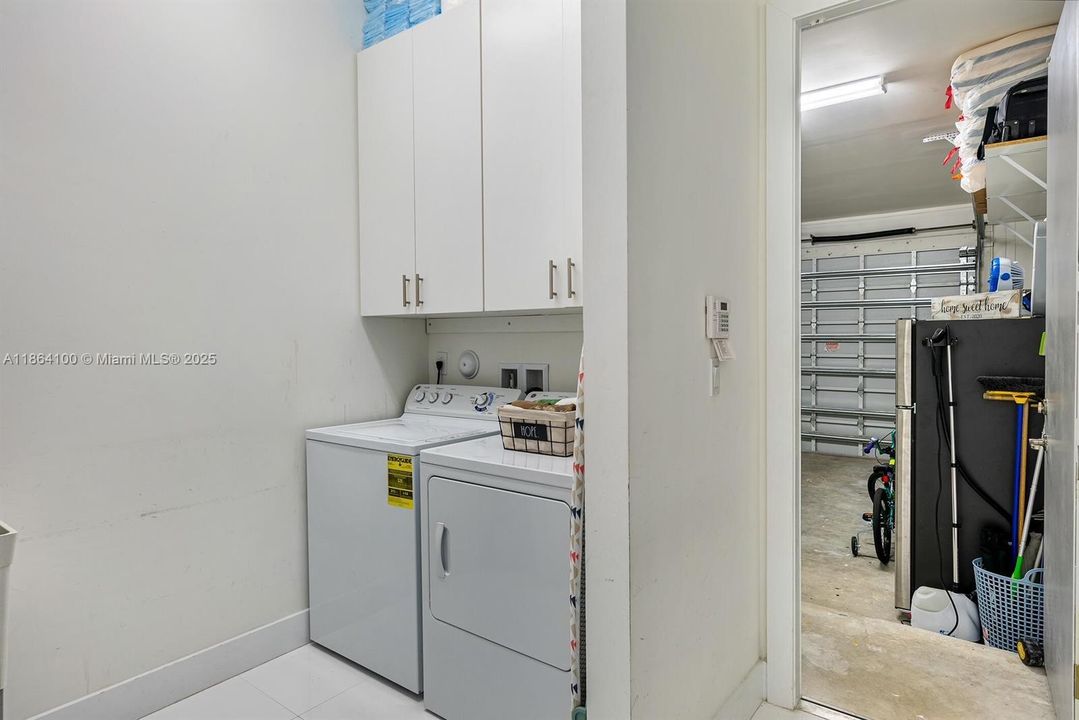 Под контрактом: $1,600,000 (5 спален, 4 ванн, 3246 Квадратных фут)