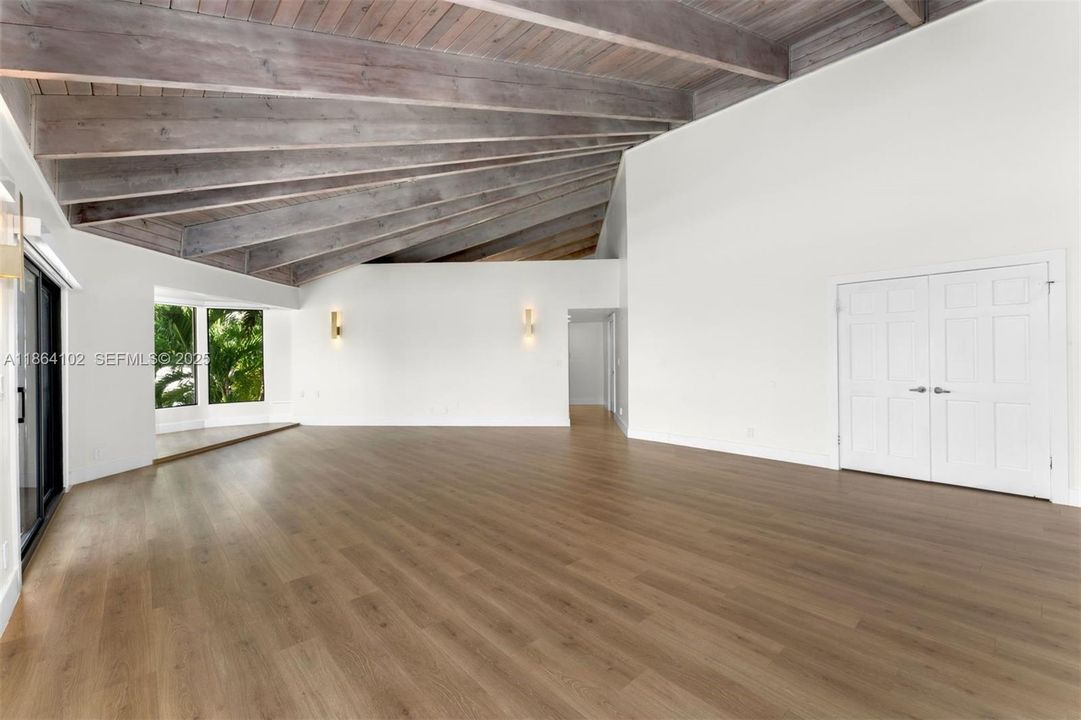 En Venta: $4,950,000 (3 camas, 4 baños, 5281 Pies cuadrados)