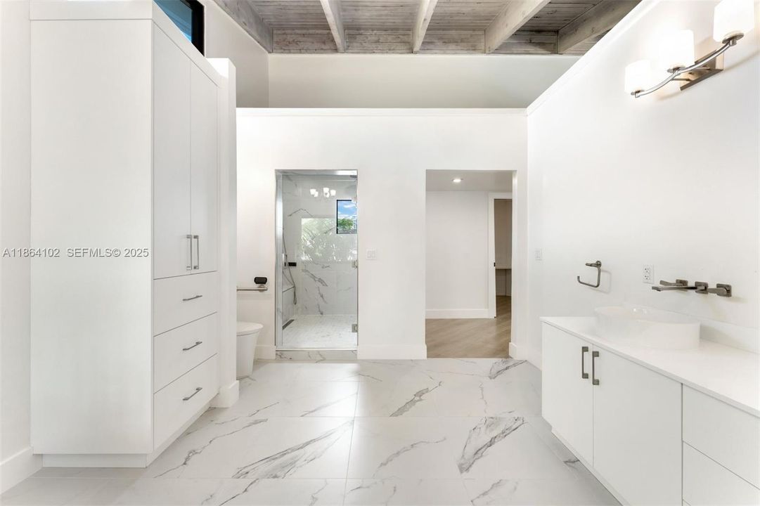 En Venta: $4,950,000 (3 camas, 4 baños, 5281 Pies cuadrados)