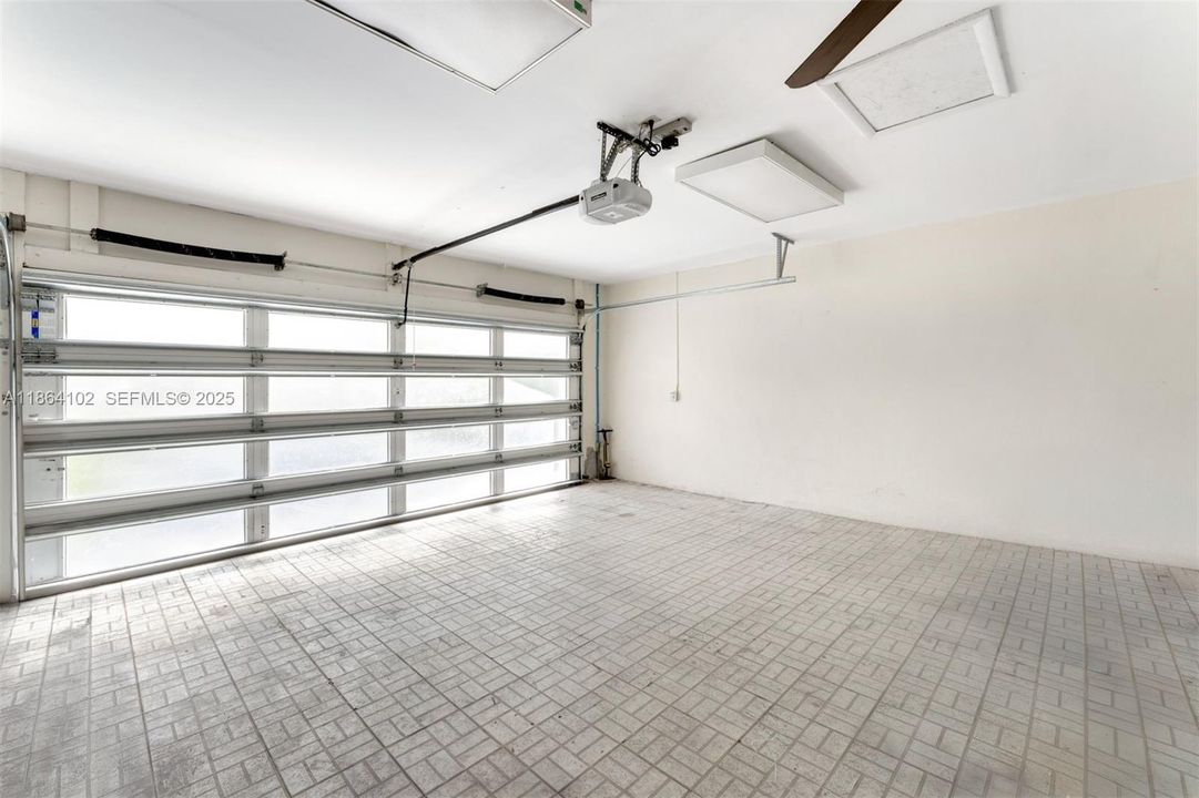 En Venta: $4,950,000 (3 camas, 4 baños, 5281 Pies cuadrados)