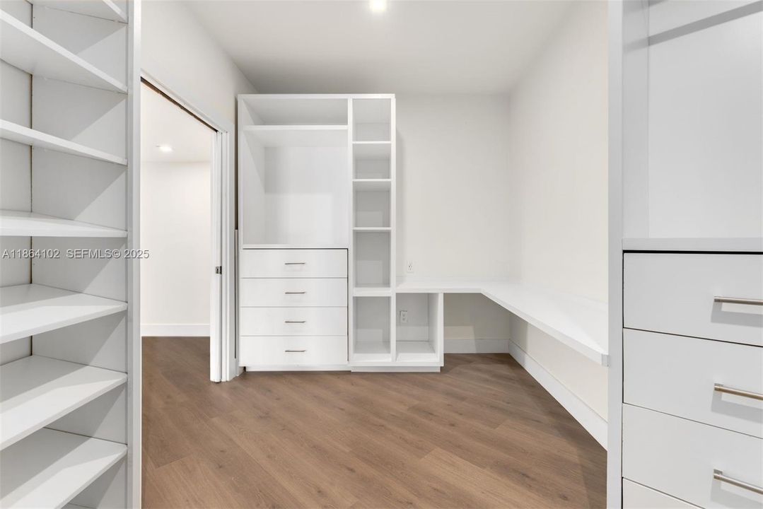 En Venta: $4,950,000 (3 camas, 4 baños, 5281 Pies cuadrados)