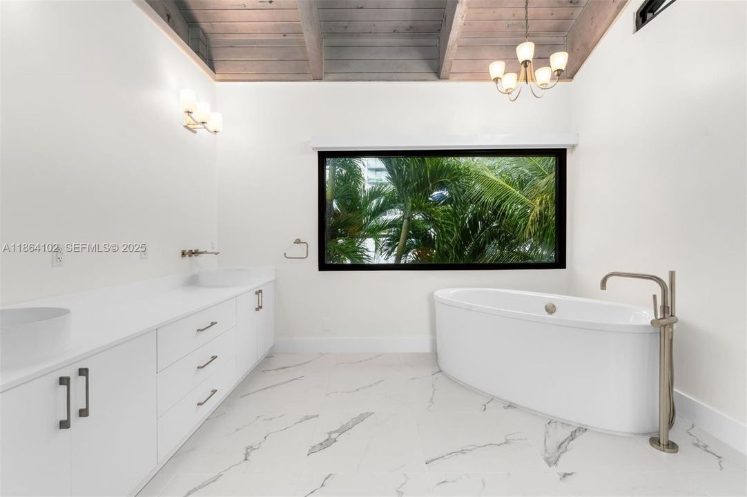 En Venta: $4,950,000 (3 camas, 4 baños, 5281 Pies cuadrados)