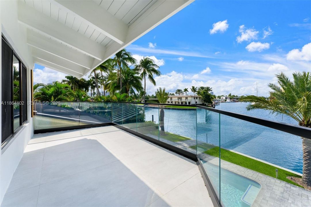 En Venta: $4,950,000 (3 camas, 4 baños, 5281 Pies cuadrados)